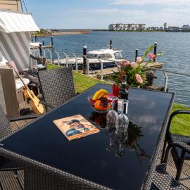 3-Zi-Fewo Brigantine 33 by Seeblick Ferien ORO, Wasserblick,Sauna, hotel Olpenitzben