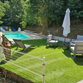 Gîte rural 8 à 10 personnes au coeur du Parc National du Haut Languedoc, hotel in Saint-Pons-de-Thomières