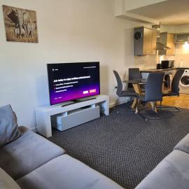 Large 2 bed flat in Bolton