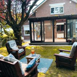 Charming house in Hoegaarden with BBQ and garden, מלון בHoegaarden