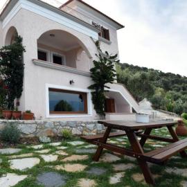 Goddesses Villa 1 in Nies