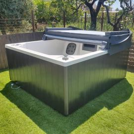 Pars Domus Romantic Suite con Jacuzzi e Parcheggio privati، فندق في سكافاتي