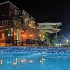 Skyview Villa Udaipur with private pool 4Bhk Villa، فندق في أودايبور