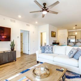 Bright Lewes Condo w/ Balcony, 7 Mi to Beach!, ξενοδοχείο σε Lewes