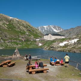 Auberge de l'Hospice, Hotel in Gebirgspass Grosser St. Bernhard