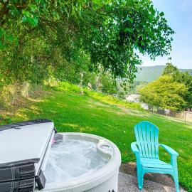 Roanoke Mountain Home: 4 Mi to Blue Ridge Parkway!, hotel Roanoke-ban