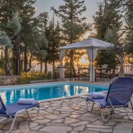 Agios Nikitas Nature Villas、アギオス・ニキータスのホテル