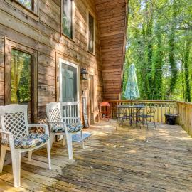 Pet-Friendly Lavonia Cabin, Walk to Lake Hartwell!، فندق في Lavonia