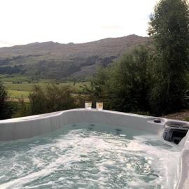 The Pines Guesthouse - new re-list, hotel in Arrowtown