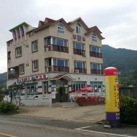 Yeosu Court Pension