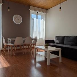 Le Mirage - appartement 2 chambres, salon, cuisine équipée, parking et wifi gratuit, Hotel in Mulhouse