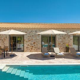 Villa Nava - Nestled in Olive Trees with Private Pool, by ZanteWize, Hotel in Alykes