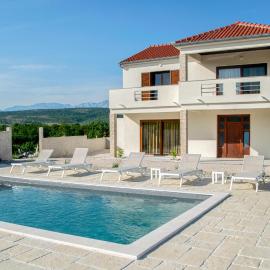 Lovely Home In Posedarje