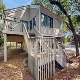 Treeloft Cottage 809