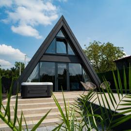 Nikis House Luxury Pool - Spa Villas, hotel u gradu 'Ba°evac'