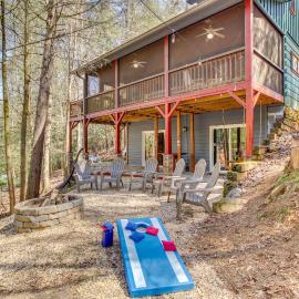 Secluded Cherry Log Cabin w/ Hot Tub + Swings!