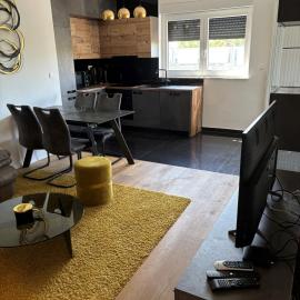 City East Apartment Zagreb with private parking