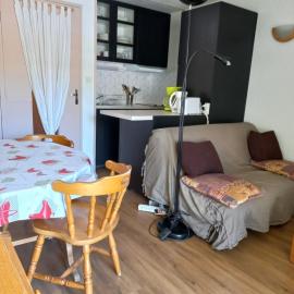 Studio Cabine Pied de Piste La Mongie โรงแรมในบาญเญอ-เดอ-บีกอร์