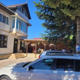Pensiunea Trei Brazi, hotell i Tîrgu Ocna