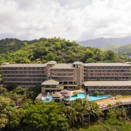 Zuri Resort โรงแรมในโกรอน