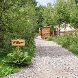Yurtshire Eavestone Lake - Willow, Hotel in Ripon