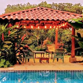 Casa Macondo 3 bdrm w private pool, close to beach, Esterillos Oeste, hotel di Esterillos Este