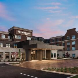 Residence Inn Long Island Garden City, hotel di Garden City