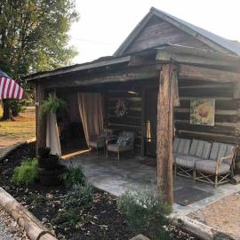 Sunset Log Cabin, hotel i Clarksdale