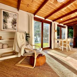 Private Access Retreat 1 Queen Bedroom w Stunning Pool and Ocean Views, hotel a Ocean Shores