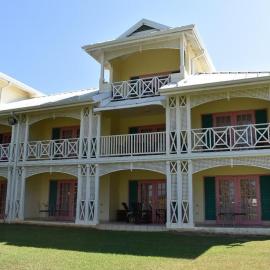 Caribbliss Suites, khách sạn ở Lowlands