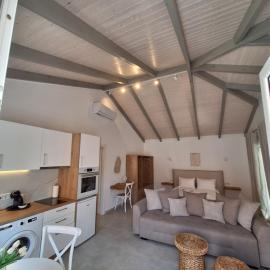 Luxury Apartments Kanali, viešbutis mieste Kanalis