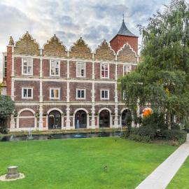 Safestay London Kensington Holland Park, hotel en Londres