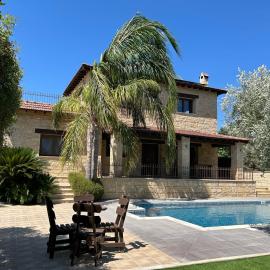 Valencia Grove Villa