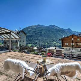 Snowflakes Retreat - Roomy Apartment with a view & Relax Solarium CIR 0133، فندق في تشامبولوك