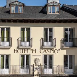 Hotel & Restaurante El Casino, hotell i Villafranca del Bierzo