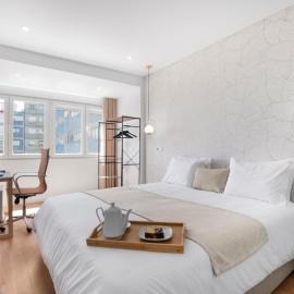 Modern Apartment by CM Properties, hotel u gradu 'Amadora'