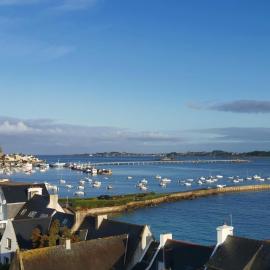 T2, vue mer panoramique, 2 min à pied de la plage, hotel a Roscoff