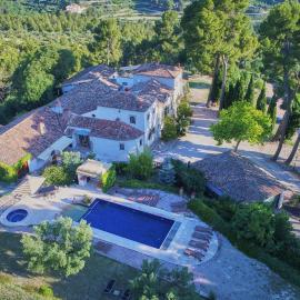 Eco Hotel con encanto Masía la Mota B&B, hotelli kohteessa Alcoy