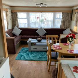 Lovley 3 bedroom Static Caravan in Clarach Bay, hotel in Aberystwyth