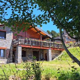 Bas de châlet Noémaé, hotel v destinácii Eyne