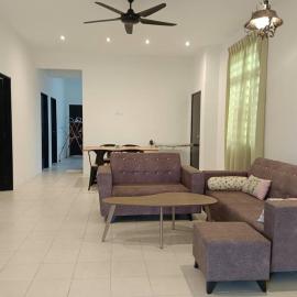 Cozy, Spacious Gambang Homestay – hotel w mieście Gambang