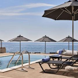 Beachfront Alassa Villas with Private Pools, hotelli kohteessa Kotrónion