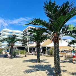 Residence Sole 5 by Wave - Apartament luxury 60mp cu terasa si vedere la mare, acces direct pe plaja OhiOhi Beach- Mamaia Nord - Restaurant, Parcare gratuita
