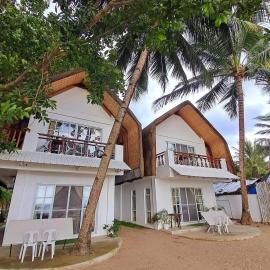 Brazaville Beach Resort, hotel a Hinoba-an