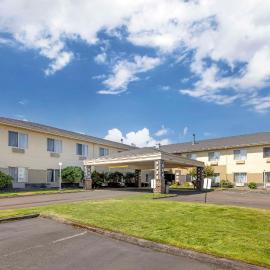 Comfort Suites Near Vancouver Mall, ξενοδοχείο σε Βανκούβερ