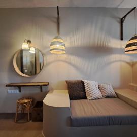 Stay with Maira at Moonlight