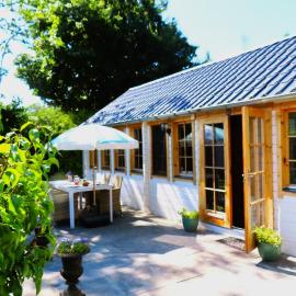 Tiny Botanic House、Tzummarumのホテル