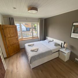 Tiigi Apartment Enjoy City Center Stay with Free Bikes and Self Check-in – hotel w mieście Kärdla