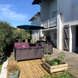 Coquet et spacieux Appt 3 chambres dans villa avec terrasse et jardin, hotel en Urrugne