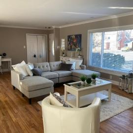 Elegant & spacious 32 Gem in Harper Woods, viešbutis mieste Harper Woods